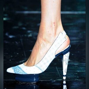 Roberto Cavalli Laurie Ametista Blue/White Spring 5” Heels Size EU 39 US 8.5